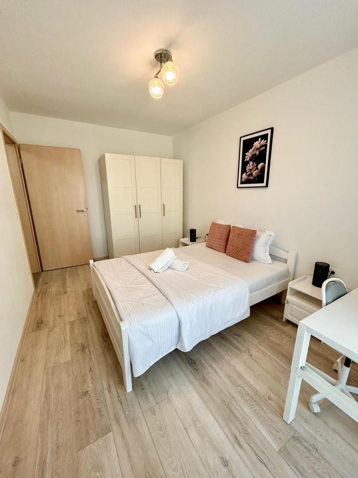 Jad - Luxury 3 Rooms & 2 Rooms Apartments In Kasper, Near Coresi Mall Μπρασόβ Εξωτερικό φωτογραφία